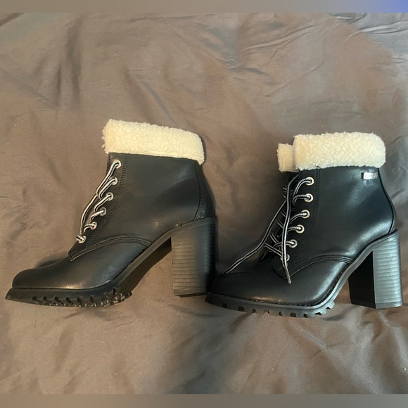 Bebe Kimmberly Ankle Boot, never worn - Picture 4 of 7